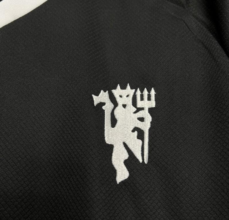 24/25 Manchester United Fourth Goalkeeper Jersey - Image 8