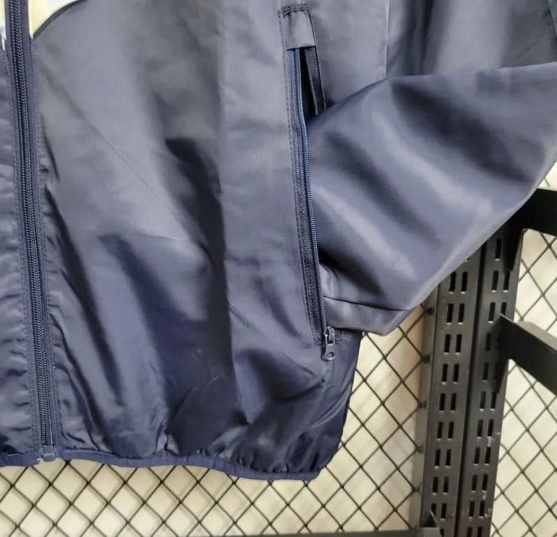 24/25 Italy Navy/Beige Windbreaker - Image 3