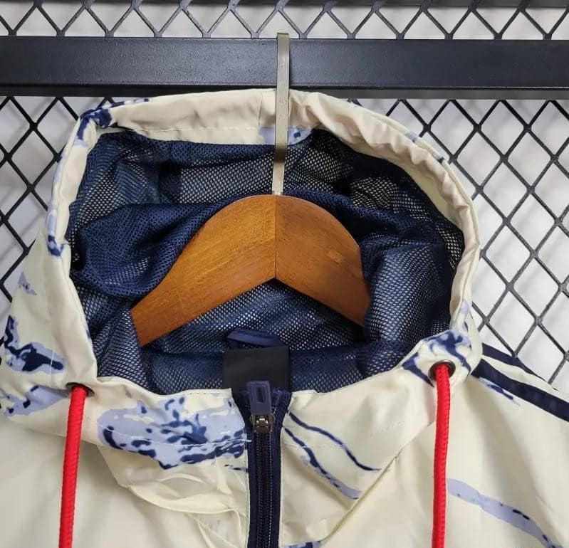 24/25 Real Madrid Navy/Beige Windbreaker - Image 2