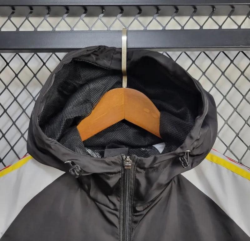 24/25 Flamengo Black/White Windbreaker - Image 5