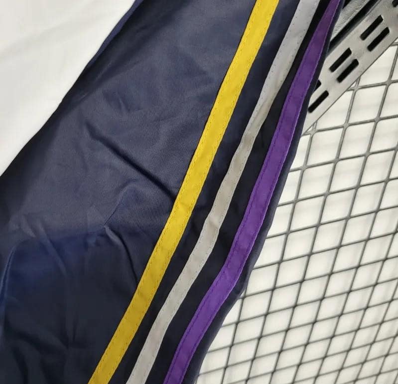 24/25 Manchester United White Windbreaker - Image 2