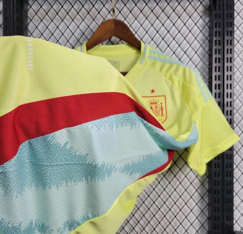 24/25 Spain Away Yellow Jersey - Image 7