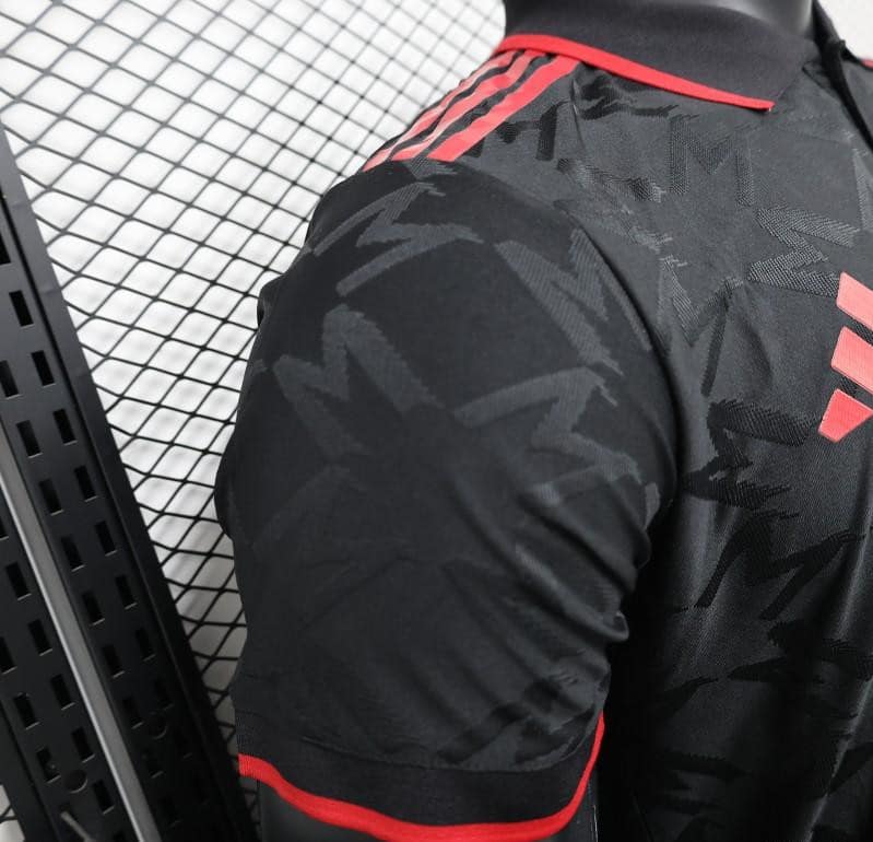 Player Version 25/26 Manchester United Black Special Jersey - Image 3