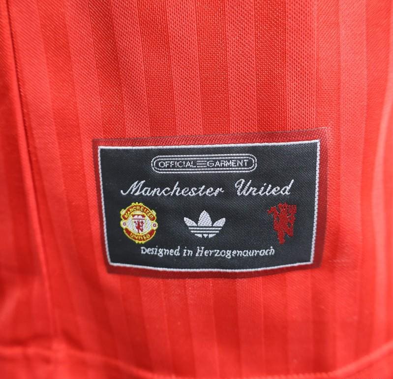 Player Version 25/26 Manchester United Icon Red Jersey - Image 3