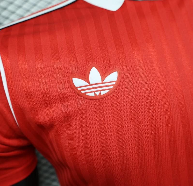 Player Version 25/26 Manchester United Icon Red Jersey - Image 5