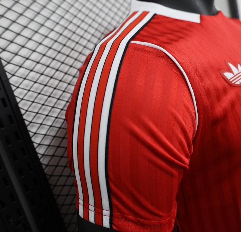 Player Version 25/26 Manchester United Icon Red Jersey - Image 7