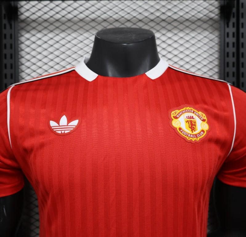 Player Version 25/26 Manchester United Icon Red Jersey - Image 8