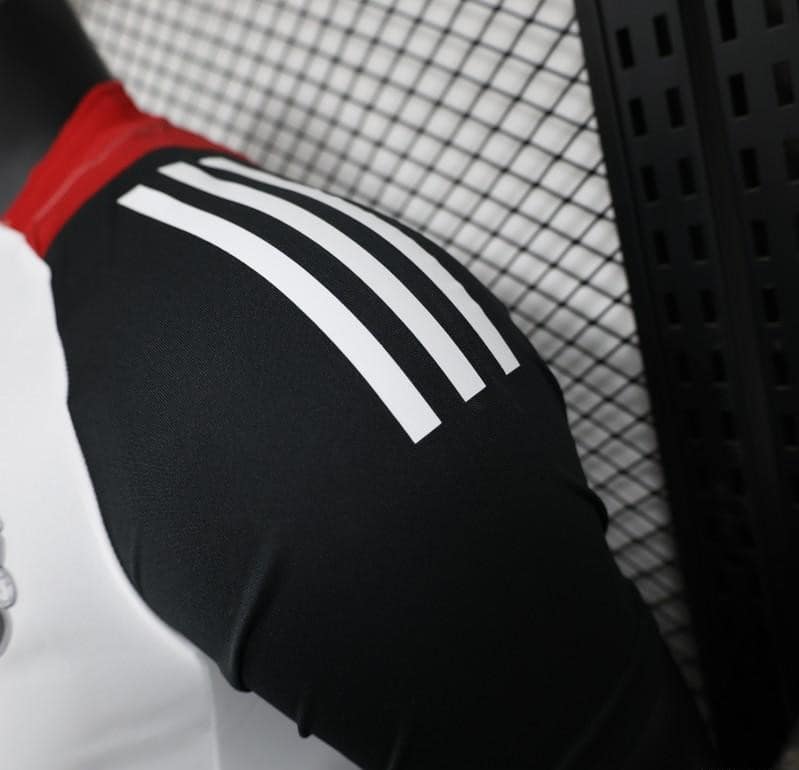 Player Version 24/25 Manchester United White Pre-Match Jersey - Image 4