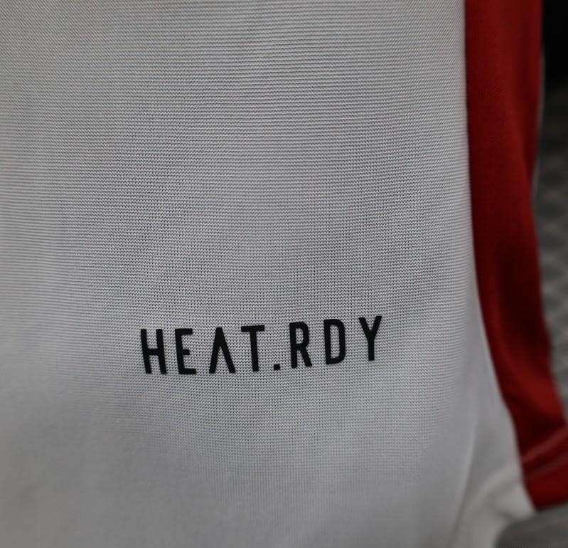 Player Version 24/25 Manchester United White Pre-Match Jersey - Image 7