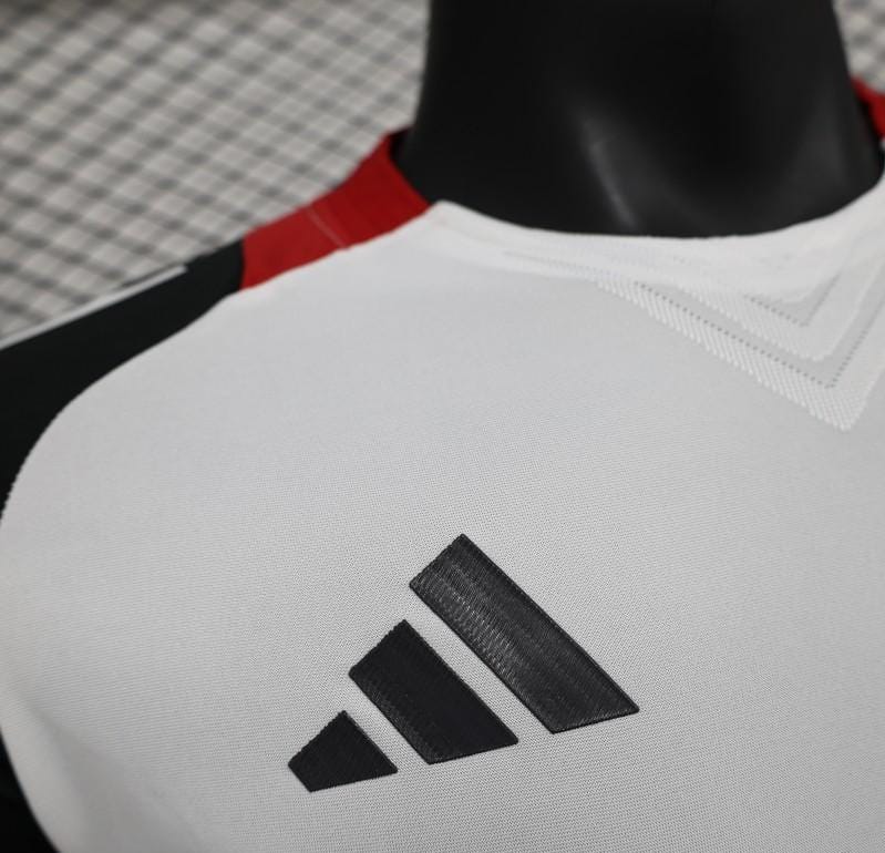 Player Version 24/25 Manchester United White Pre-Match Jersey - Image 8