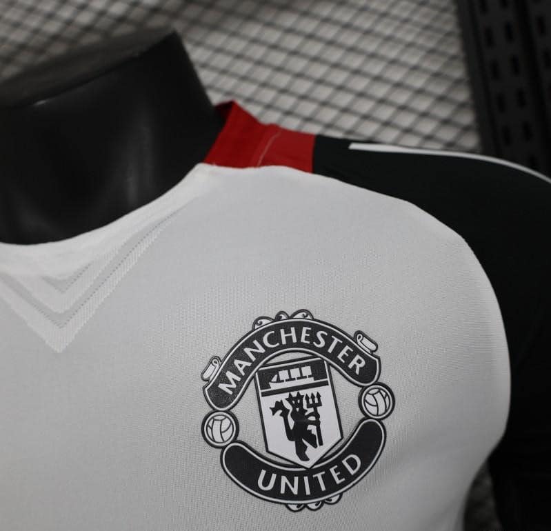Player Version 24/25 Manchester United White Pre-Match Jersey - Image 9