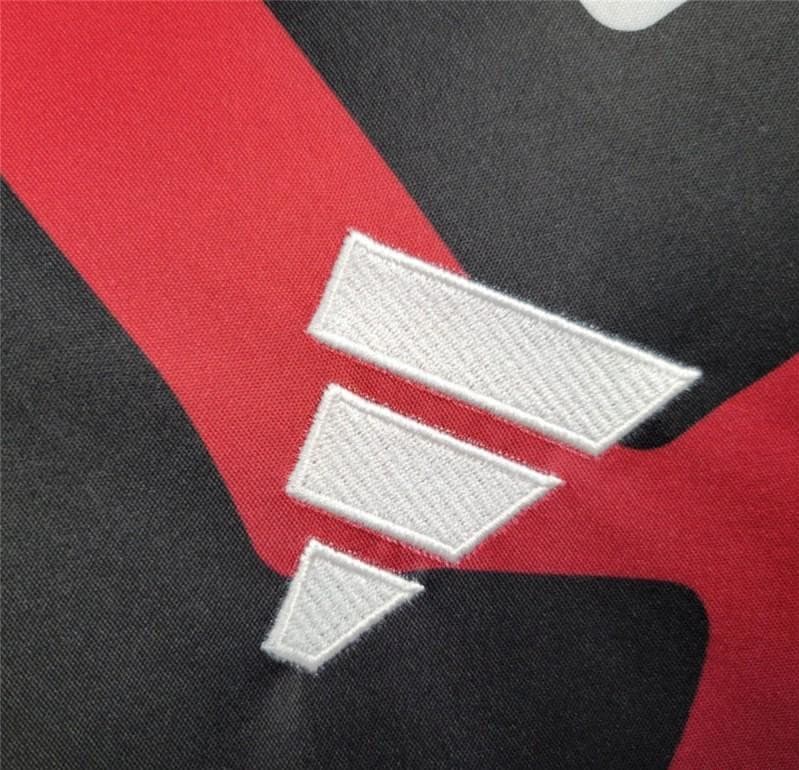 24/25 Manchester United Training Jersey - Image 2