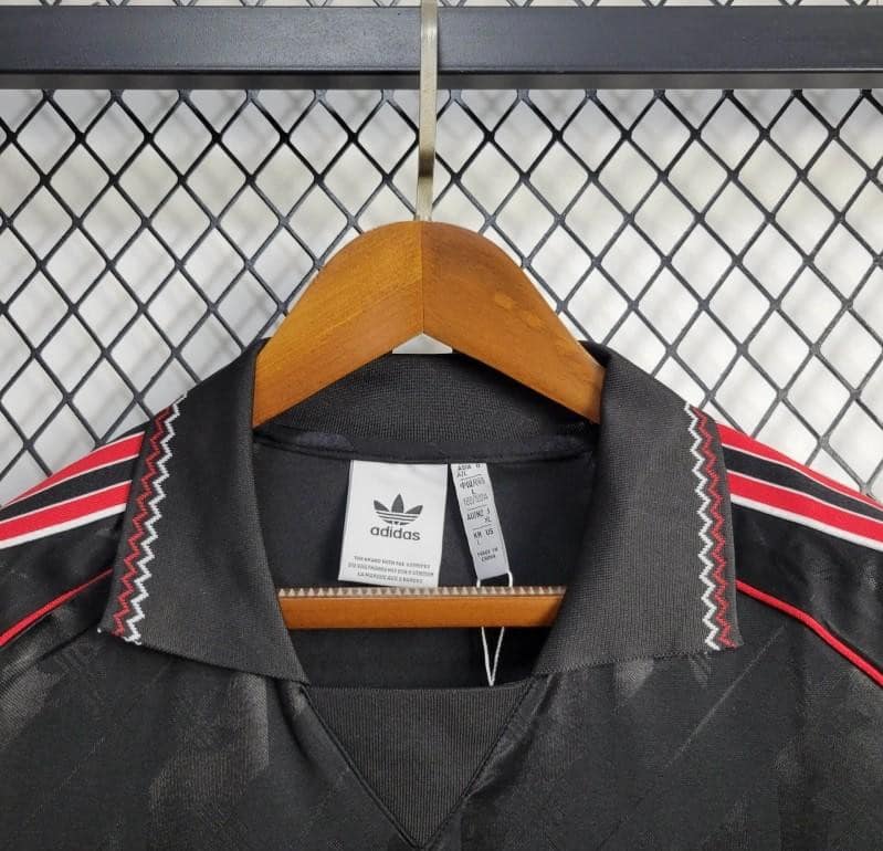 24/25 Retro Manchester United - Image 5