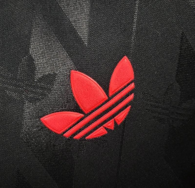 24/25 Retro Manchester United - Image 6