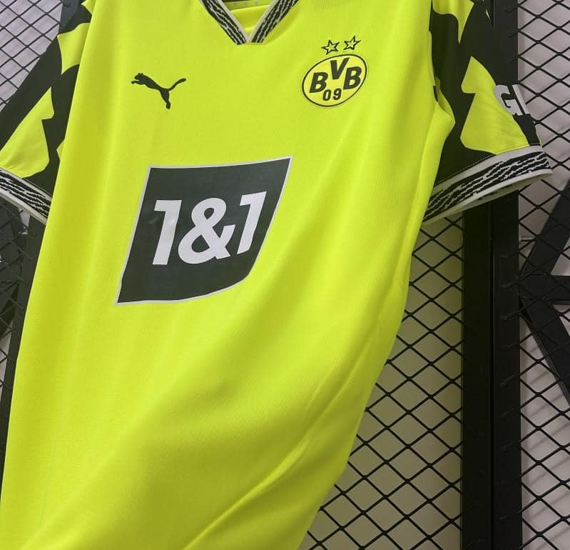24/25 Borussia Dortmund Special Green Jersey - Image 7
