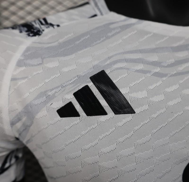 Player Version 25/26 Manchester United White with Marble Pattern and Snapdragon Sponsor Jersey - Image 7