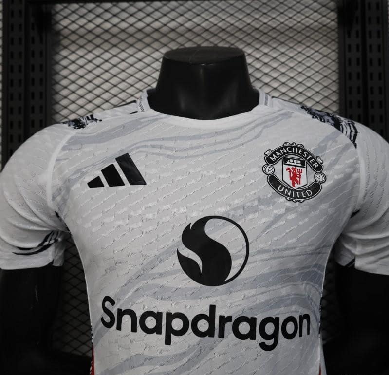 Player Version 25/26 Manchester United White with Marble Pattern and Snapdragon Sponsor Jersey - Image 10