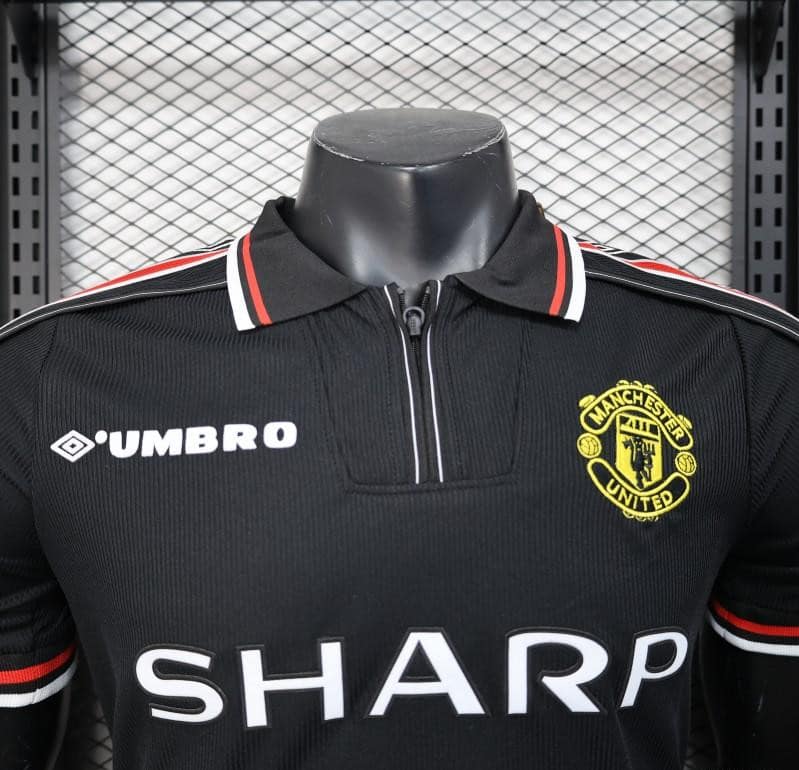 Player Version 98/99 Manchester United Third Black Jersey - Image 3