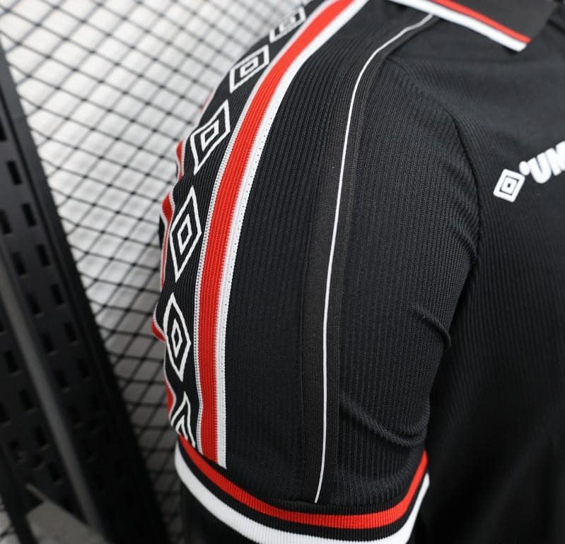 Player Version 98/99 Manchester United Third Black Jersey - Image 6