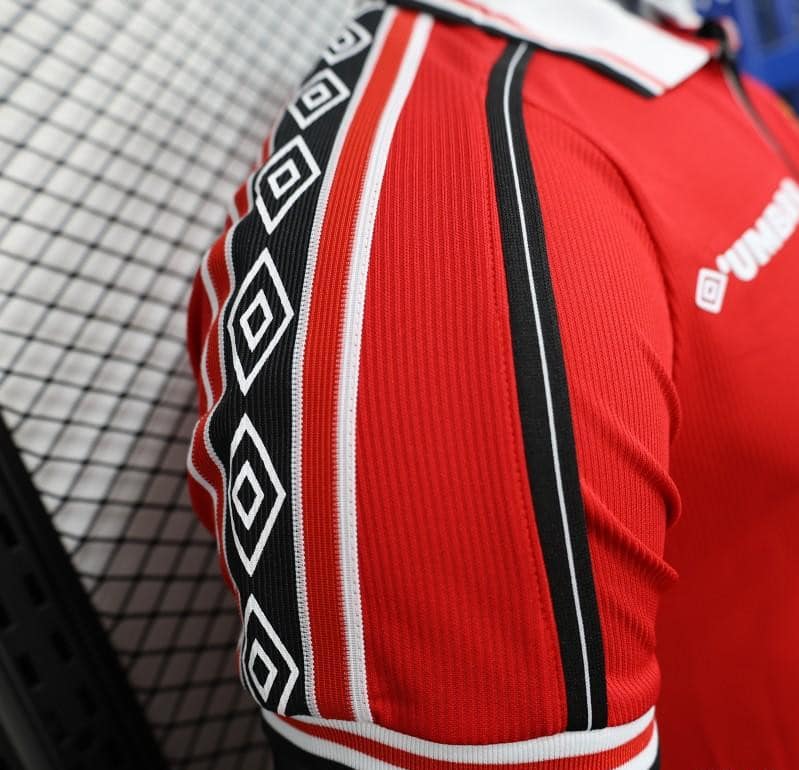 Player Version 98/99 Manchester United Home Jersey - Image 6