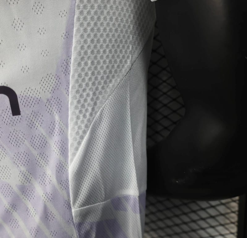 25/26 Player Version Manchester United Away Jersey - Image 3