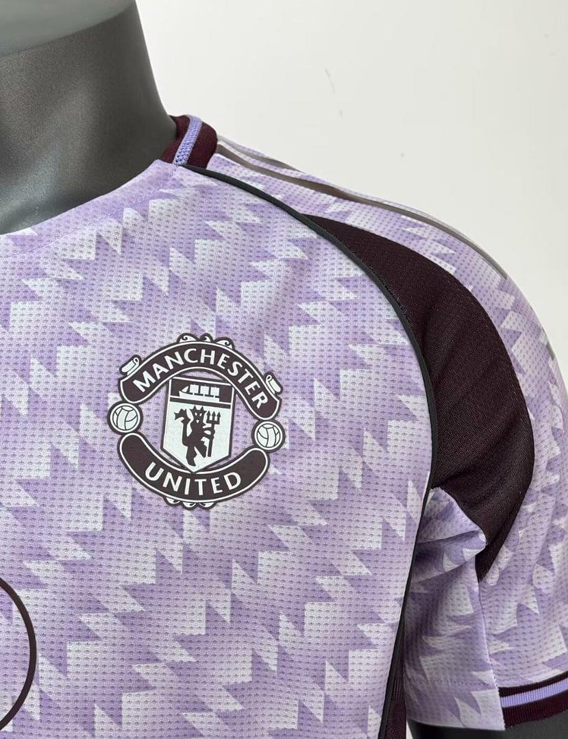 Player Version 25/26 Manchester United Away Purple Jersey - Image 3
